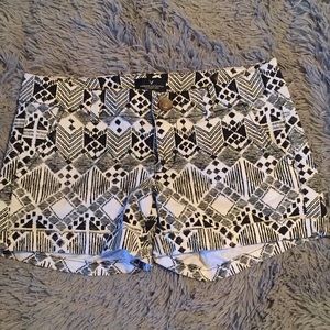 American Eagle B/W Aztec Print Shorts